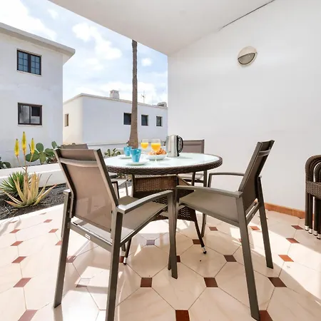 Casa Appia-300m From The Beach, Heated Pool * Puerto del Carmen (Lanzarote)